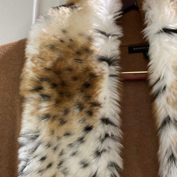 Pamela McCoy Fur wrap only…..sweater coat not included - Picture 2 of 6